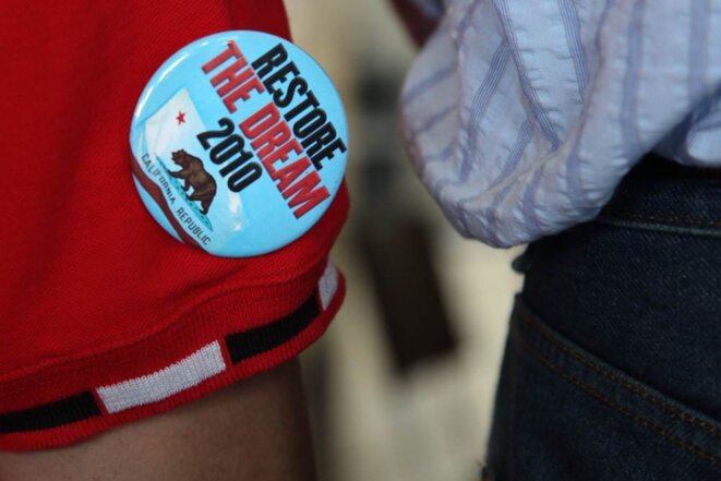 Un badge démocrate : «Ravivez le rêve !» © Thomas Cantaloube Un badge démocrate : «Ravivez le rêve !» © Thomas Cantaloube